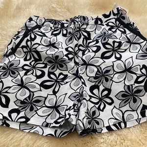 Talbots black and white floral shorts size 6